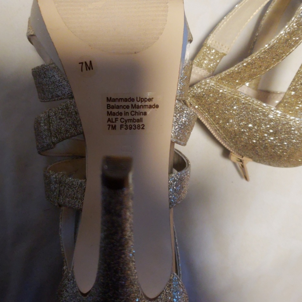 Heels - Picture 3 of 3